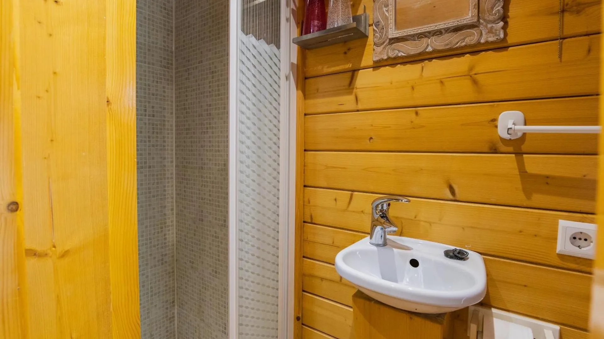 Roulotte Chez Manon En Luberon Hotel Lagnes 0*,  France
